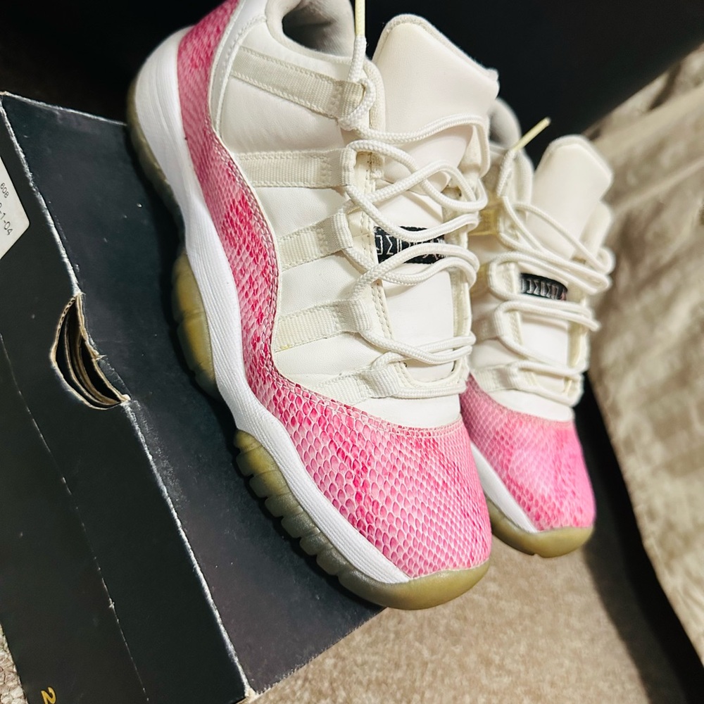 Jordan 11 lows pink sake skins